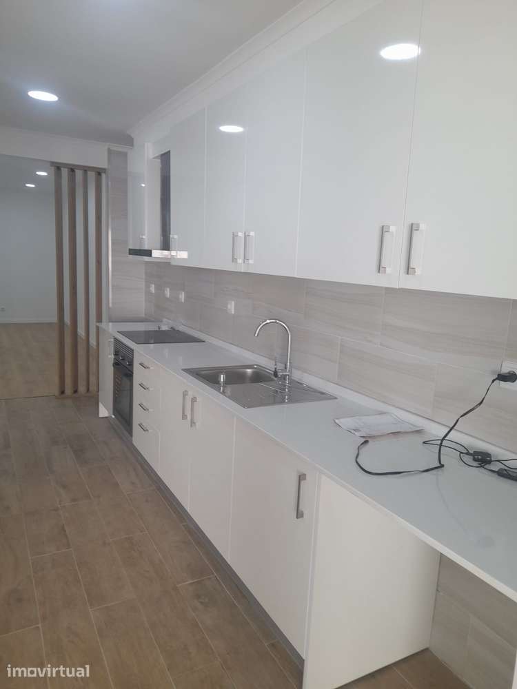 T3 com 2 casas de banho e terraço na Bx. da Banheira - Grande imagem: 3/13