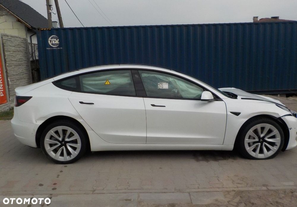 Tesla Model 3 - 14