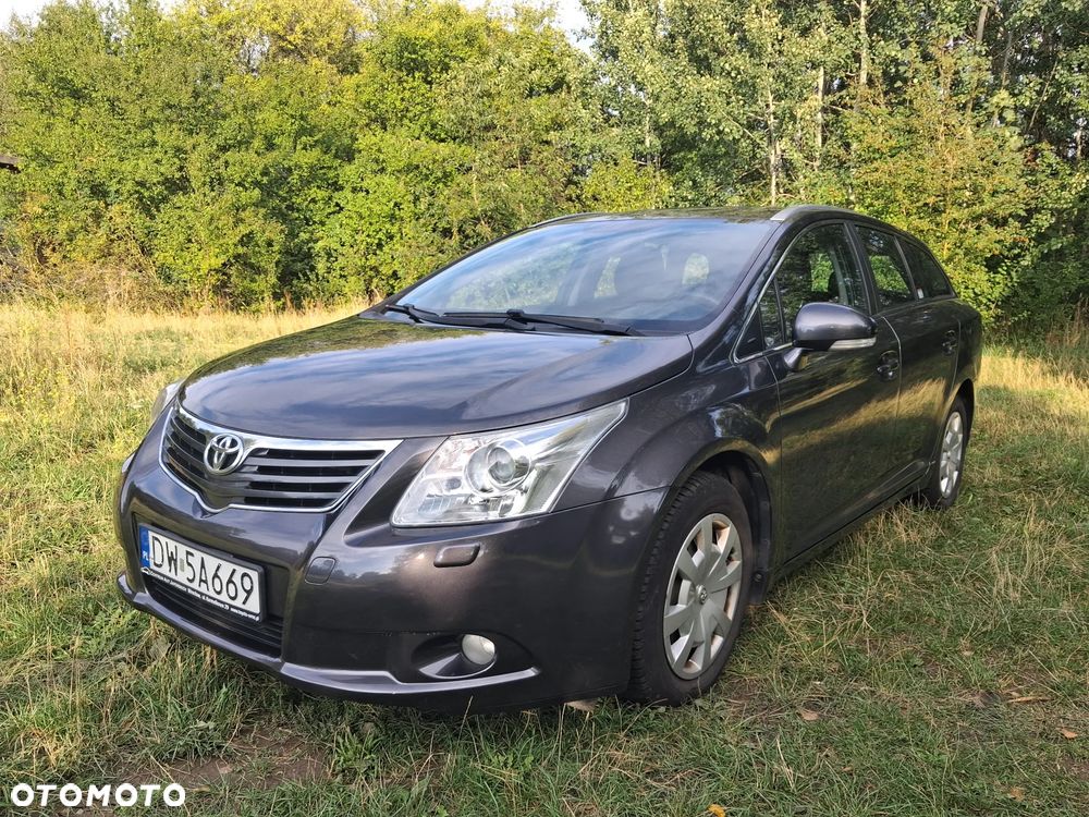 Toyota Avensis 2.0 D-4D Luna - 1