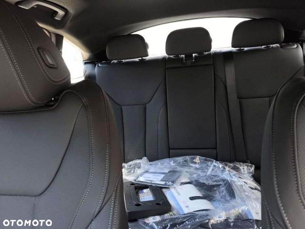BMW i4 - 14