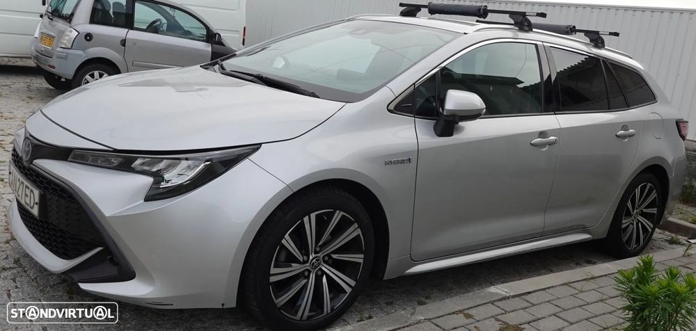 Toyota Corolla Touring Sports 1.8 Hybrid Comfort+P.Sport - 4