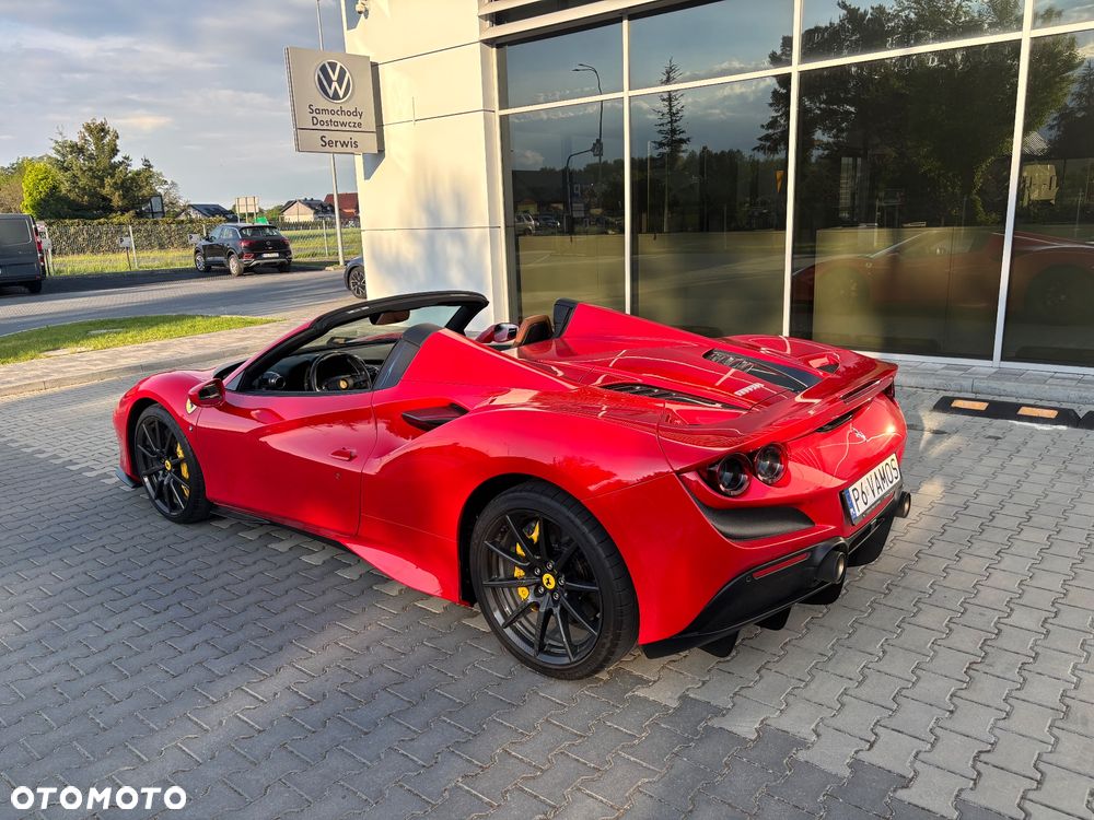 Ferrari F8 Spider - 4