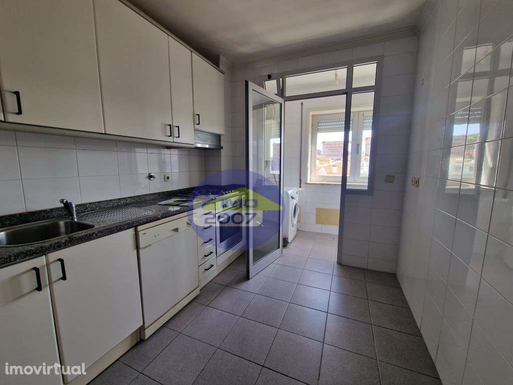 Apartamento T2 em Paços de Brandão - Grande imagem: 2/25