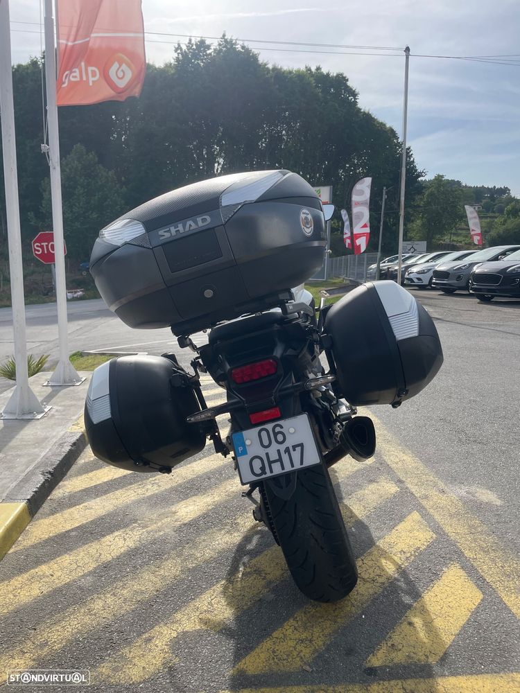 Honda VFR Crossrunner X - 6