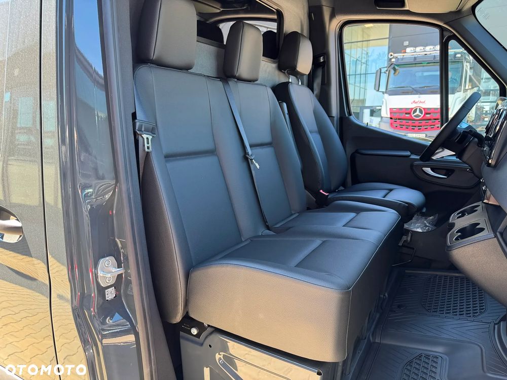 Mercedes-Benz Sprinter - 15