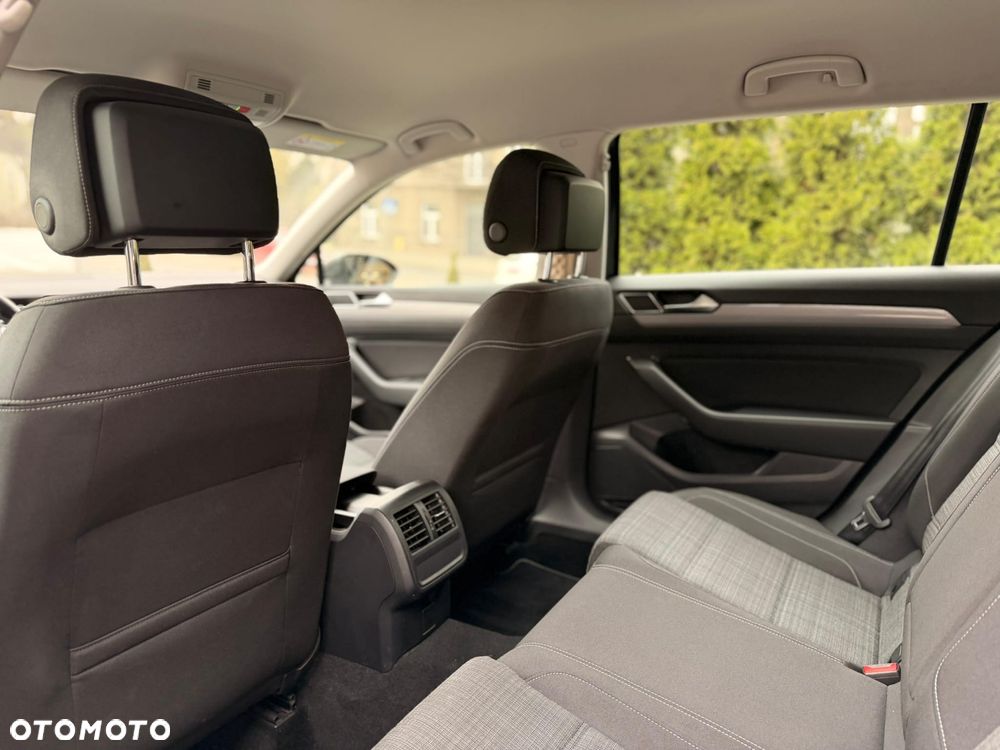 Volkswagen Passat 2.0 TDI EVO Business DSG - 13