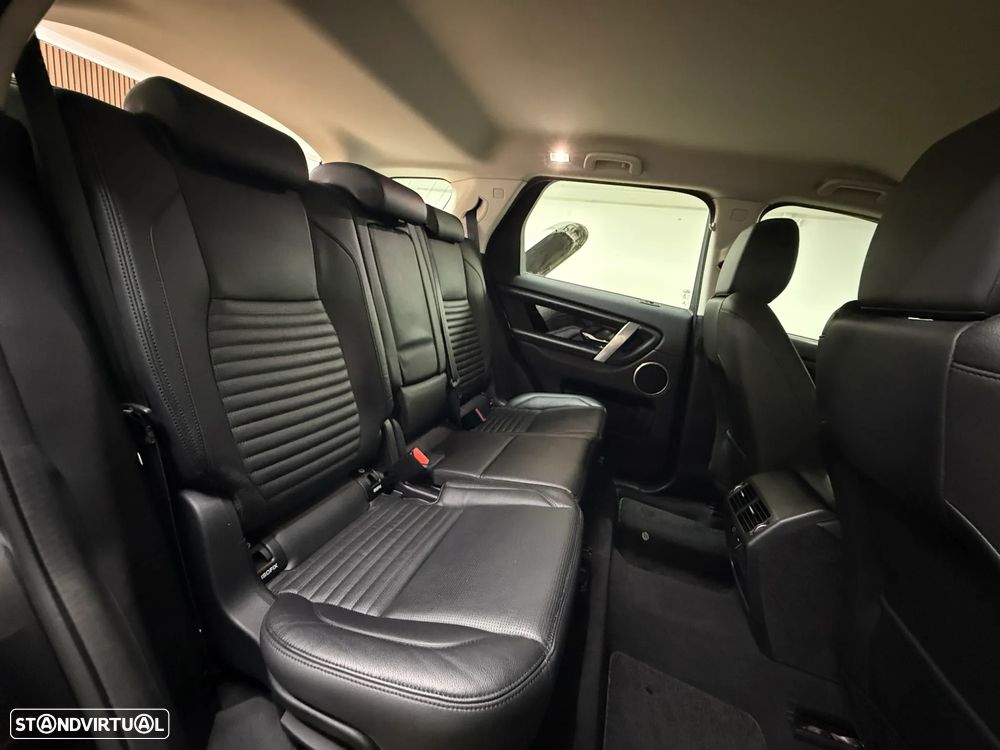 Land Rover Discovery Sport P300e - 56
