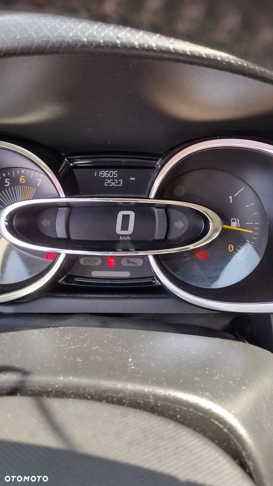 Renault Clio 1.2 16V 75 Life - 12