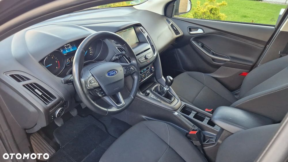 Ford Focus Turnier 1.5 EcoBlue Start-Stopp-System TITANIUM DESIGN - 15