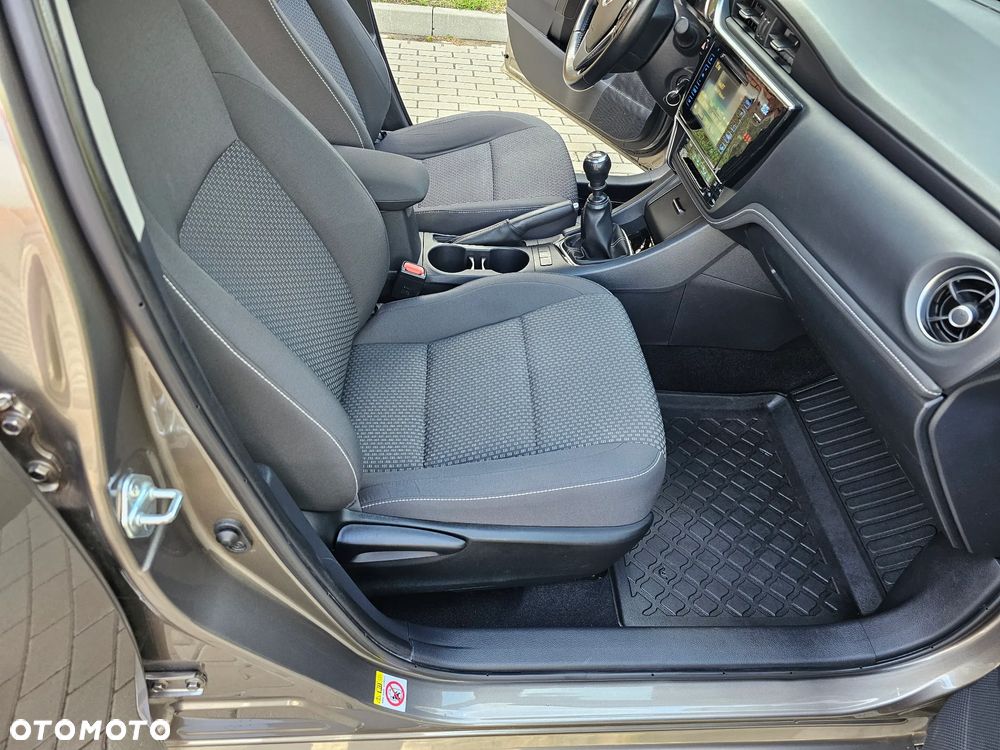 Toyota Corolla 1.6 Comfort - 13