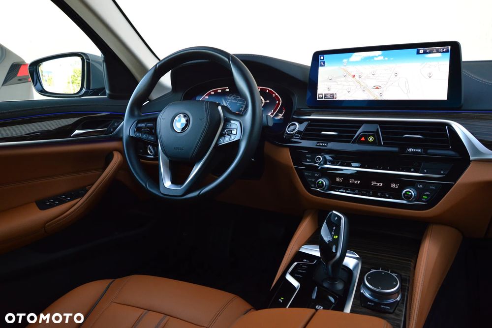 BMW Seria 5 540d xDrive mHEV Luxury Line sport - 18