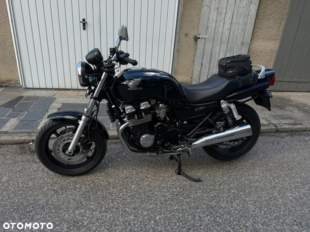 Honda CB - 12