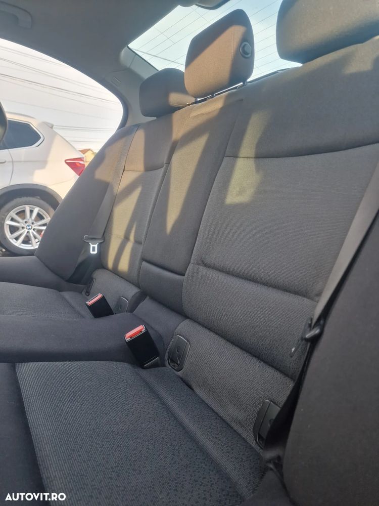 BMW Seria 3 320d Touring - 23