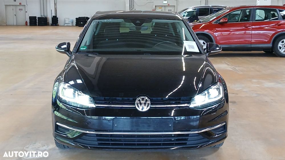 Volkswagen Golf - 6