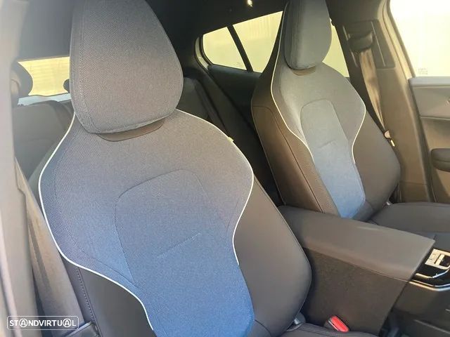 Volvo EX30 69 kWh Single Motor Extended Range Core - 27