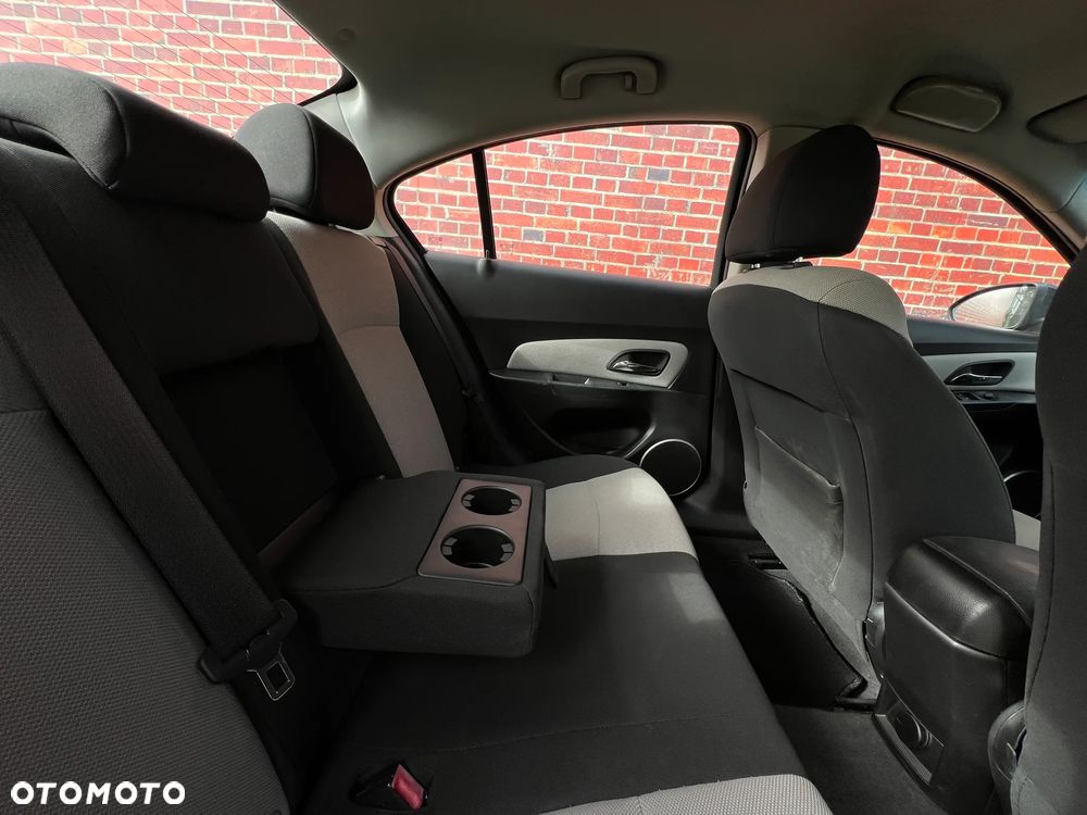 Chevrolet Cruze - 19