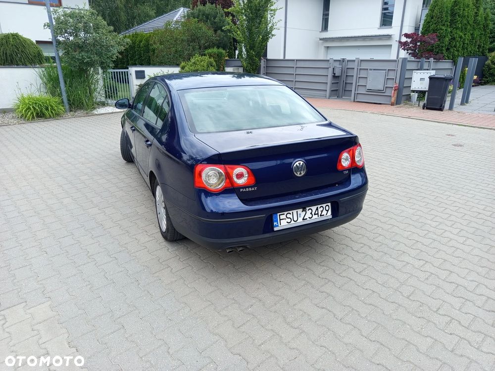 Volkswagen Passat - 4