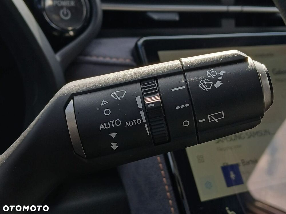 Lexus LBX 1.5 Hybrid Cool - 32