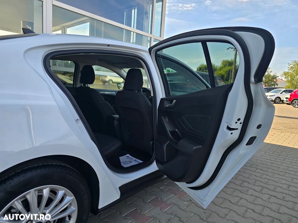 Ford Focus - 12