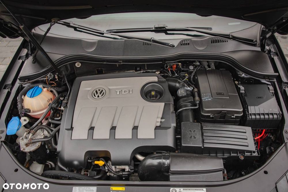Volkswagen Passat 1.6 TDI BlueMotion Technology Business Edition - 16