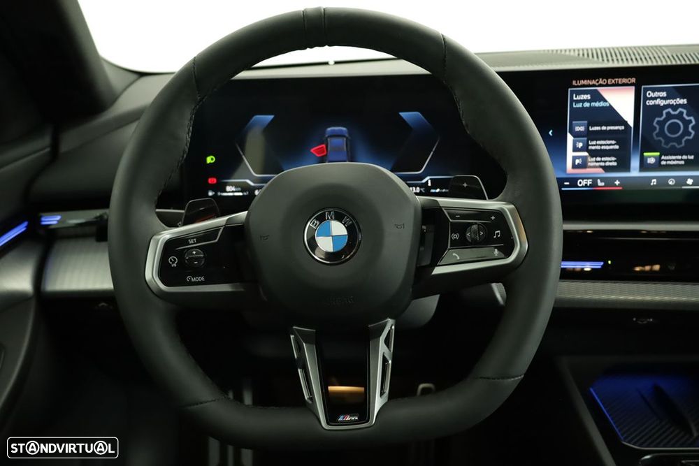 BMW 520 d Pack Desportivo M - 15