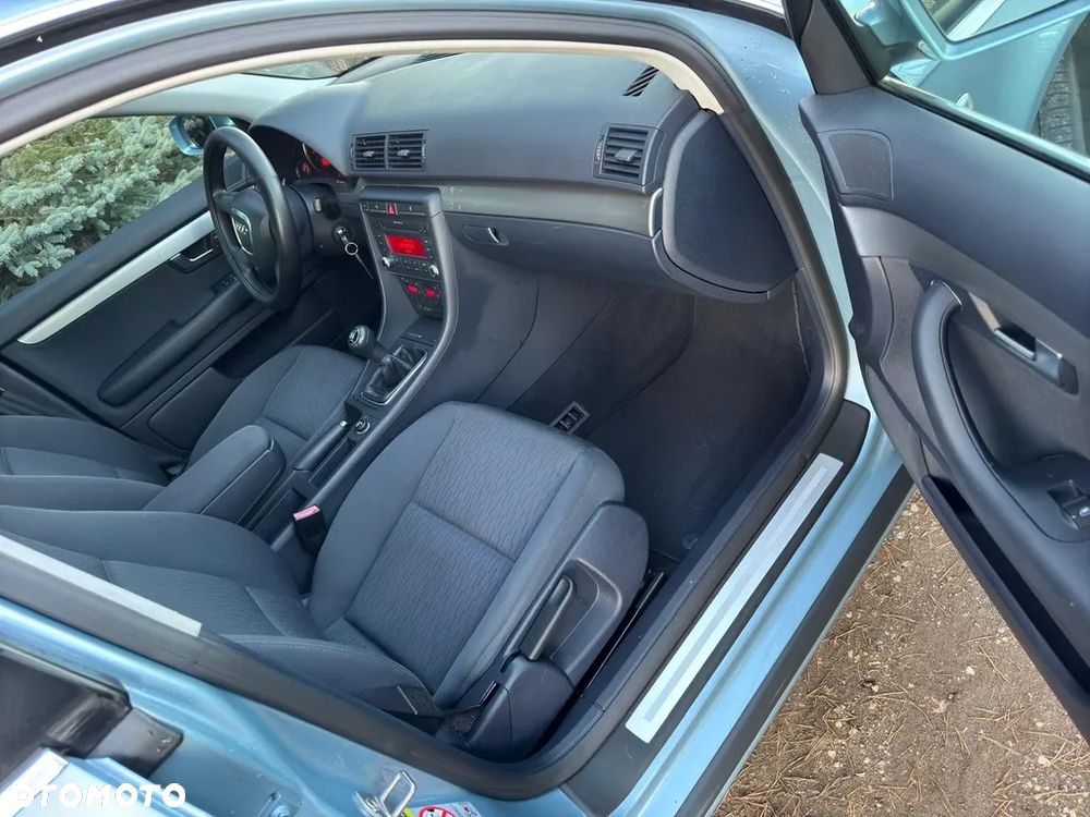 Audi A4 Limousine - 9