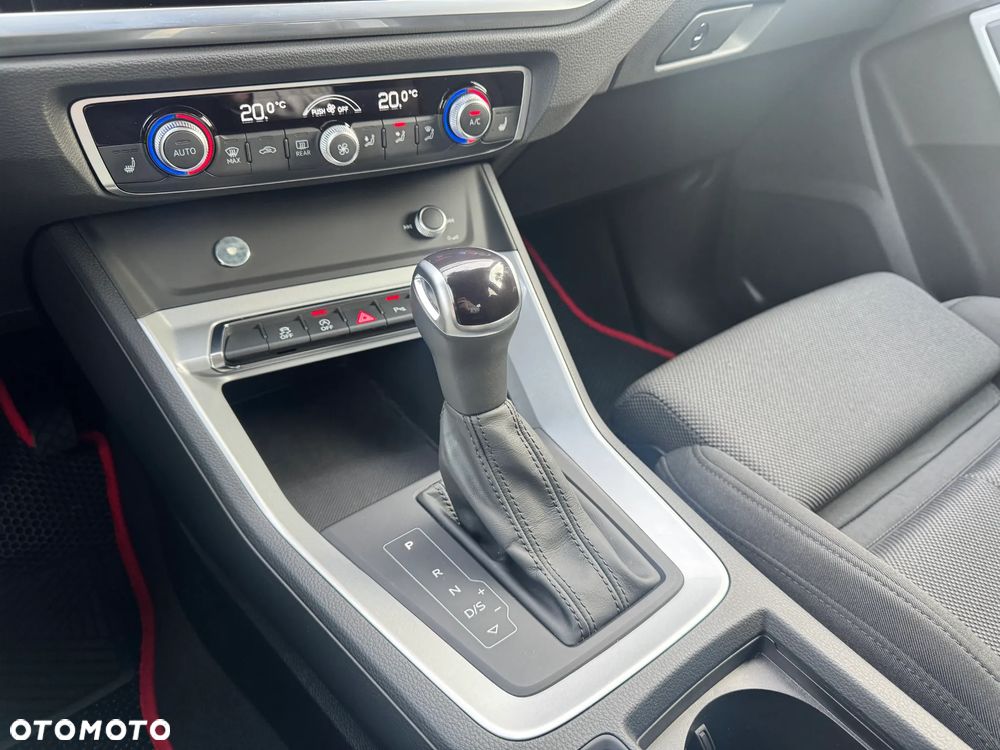 Audi Q3 35 TFSI S tronic - 13