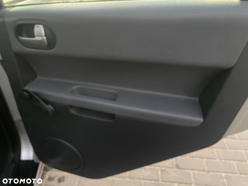 Mitsubishi Colt - 17