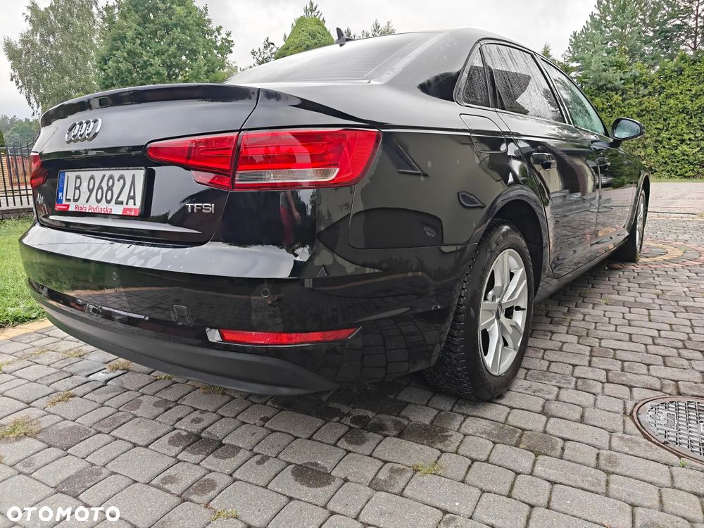 Audi A4 Limousine - 1