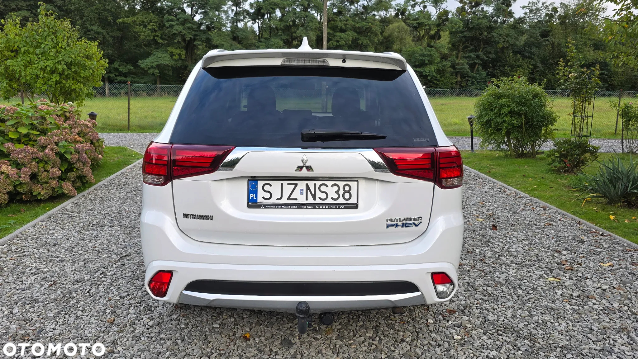 Mitsubishi Outlander PHEV Intense + - 5