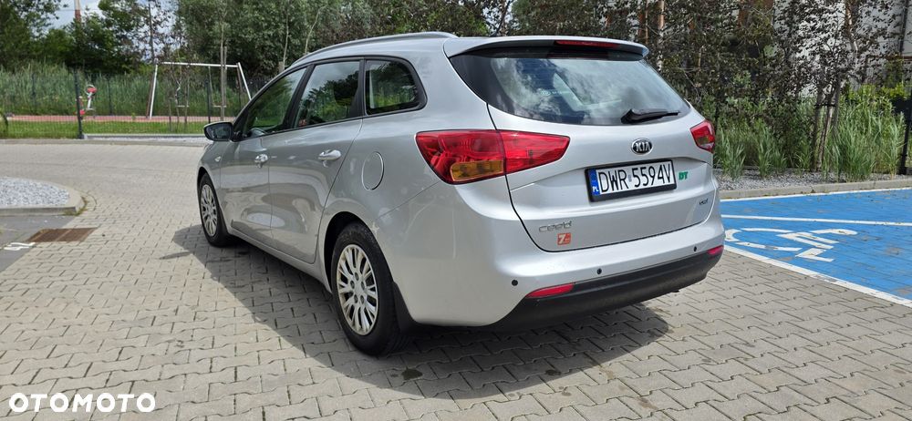 Kia Ceed - 4