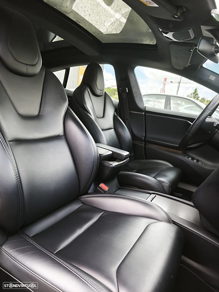 Tesla Model S - 5