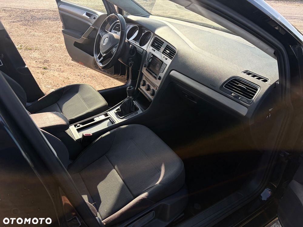 Volkswagen Golf 1.6 TDI BlueMotion Technology Comfortline - 12