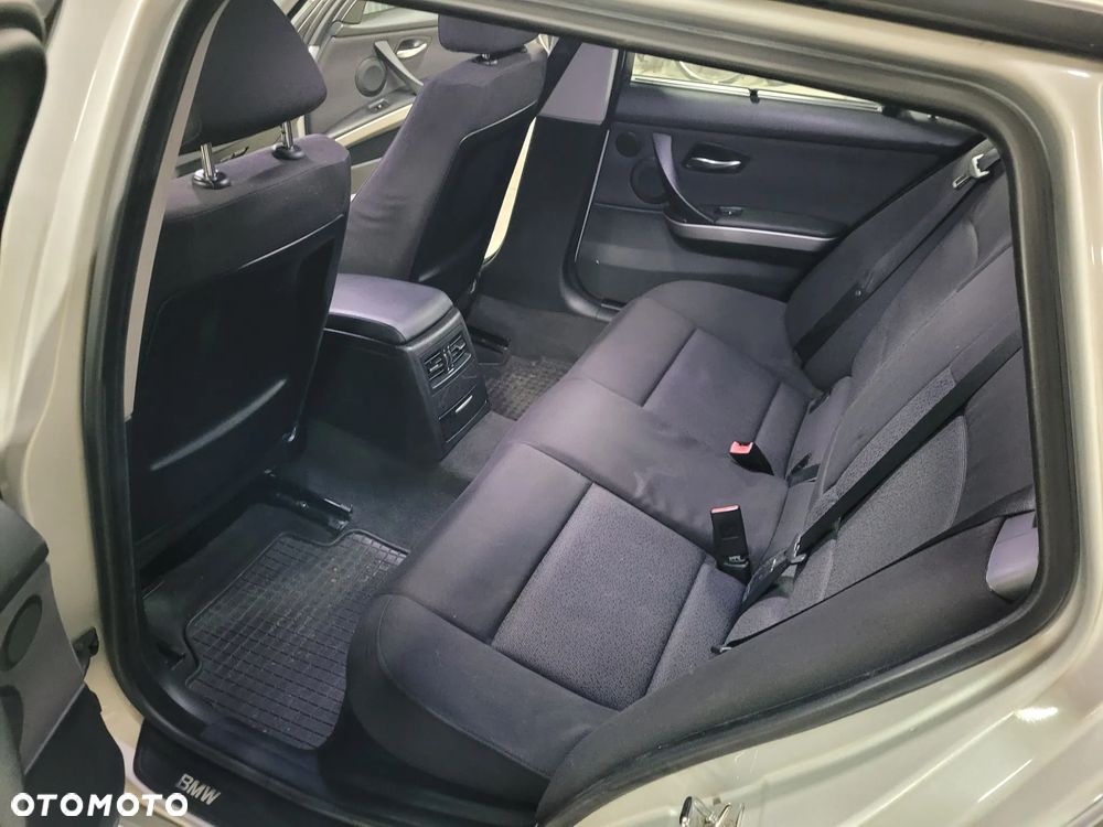 BMW Seria 3 320d DPF - 8