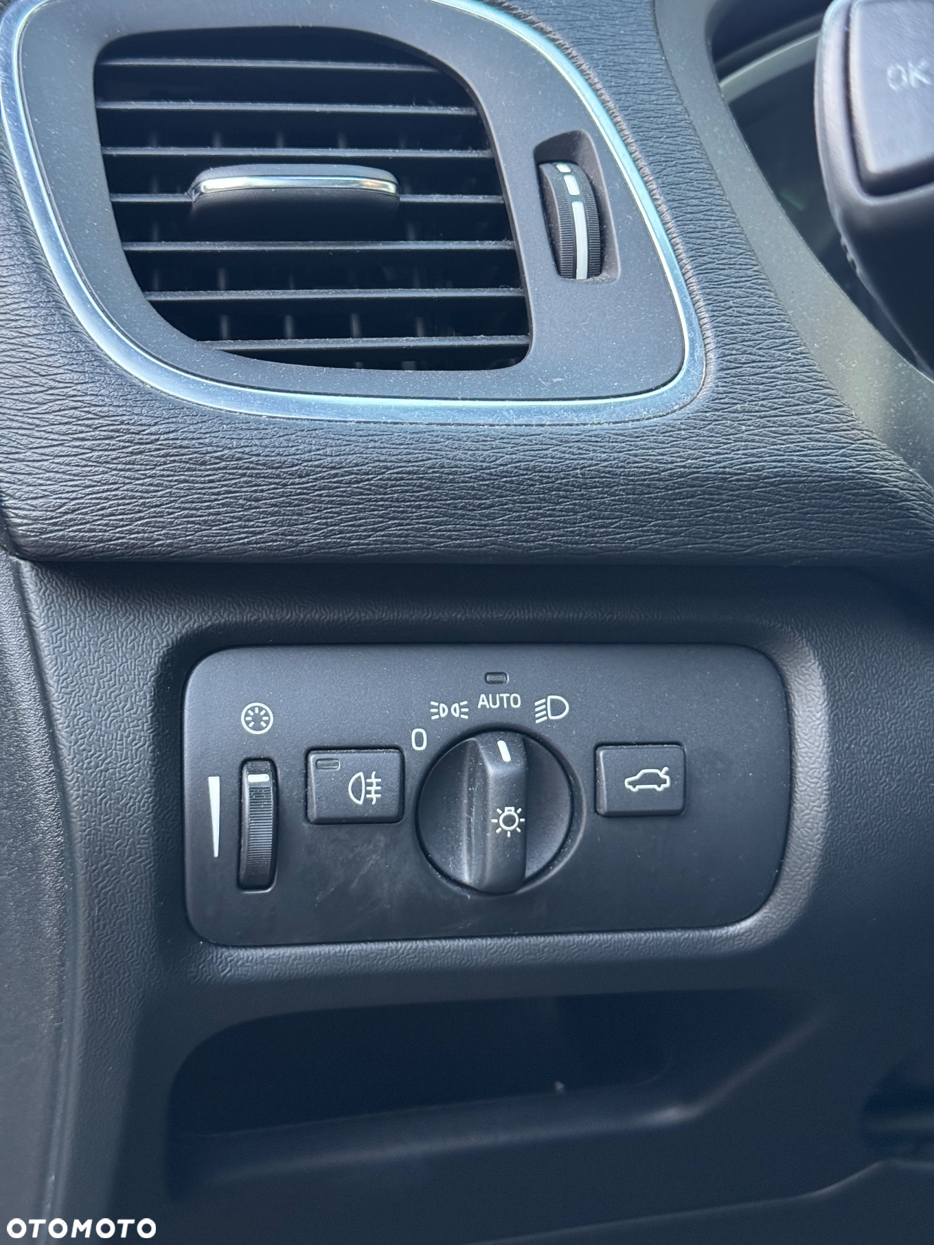 Volvo V40 D2 Drive-E R-Design Momentum - 10