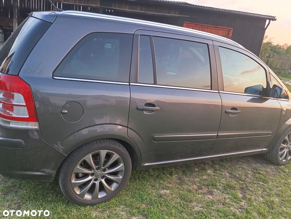Opel Zafira 1.9 CDTI 111 - 1