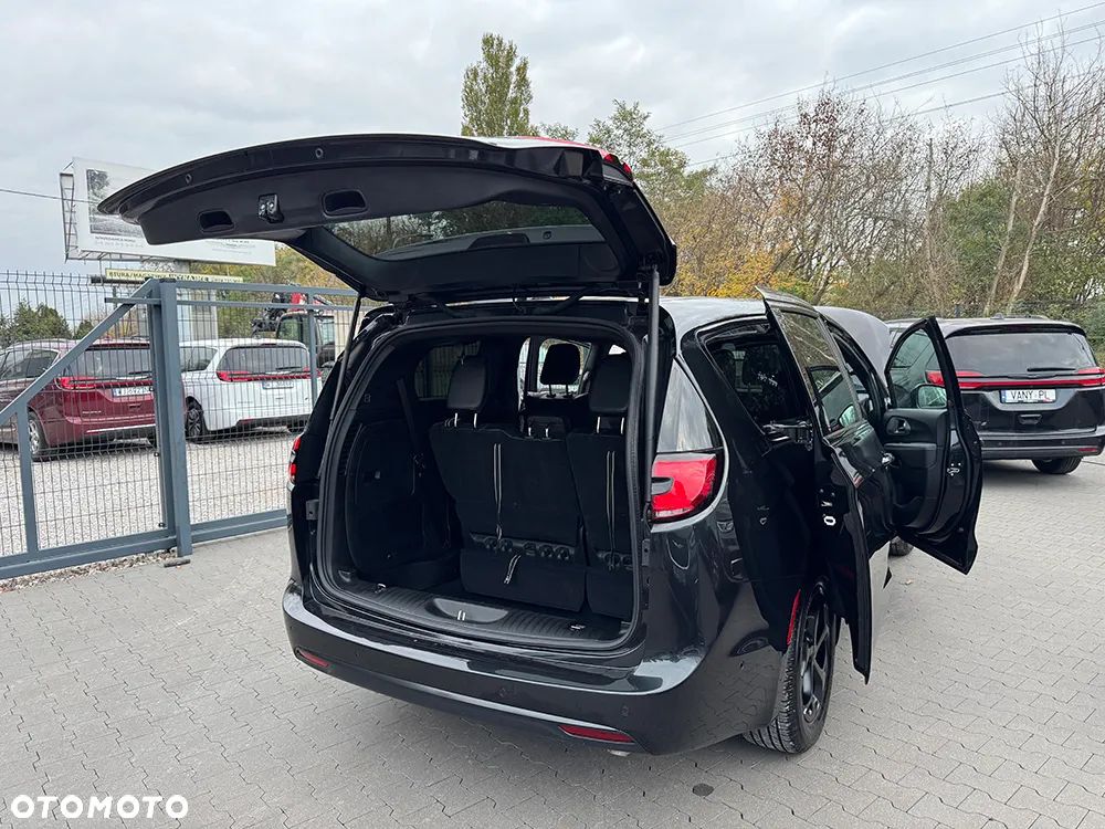 Chrysler Pacifica - 14