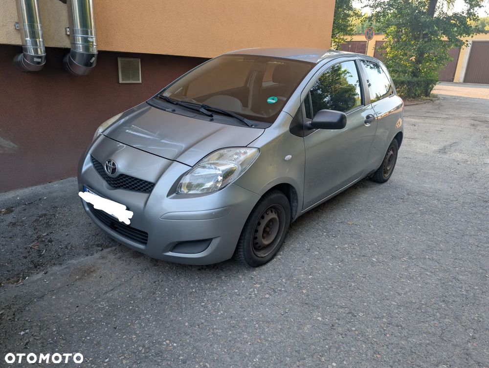Toyota Yaris - 1
