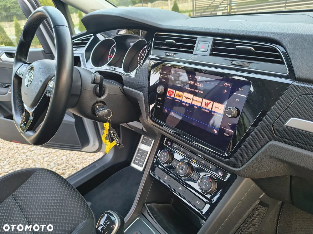 Volkswagen Touran 2.0 TDI BMT United - 26