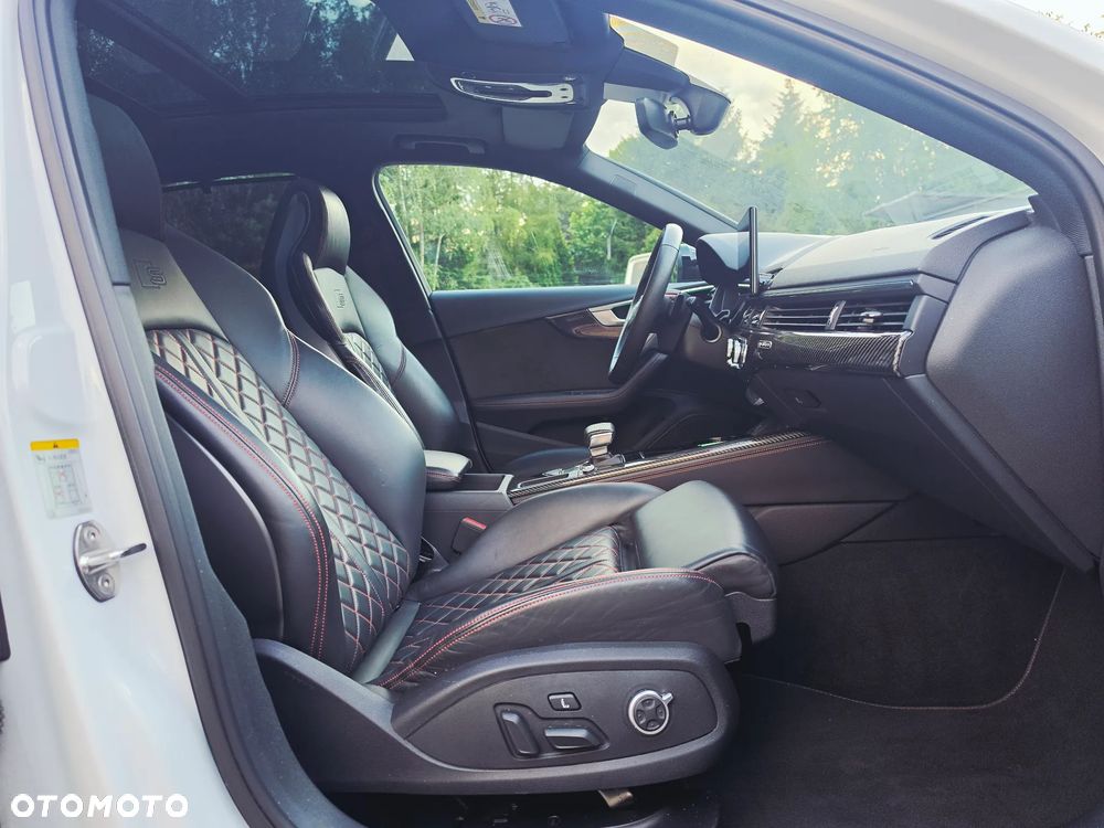 Audi A4 Avant 45 TFSI quattro S tronic S line - 22