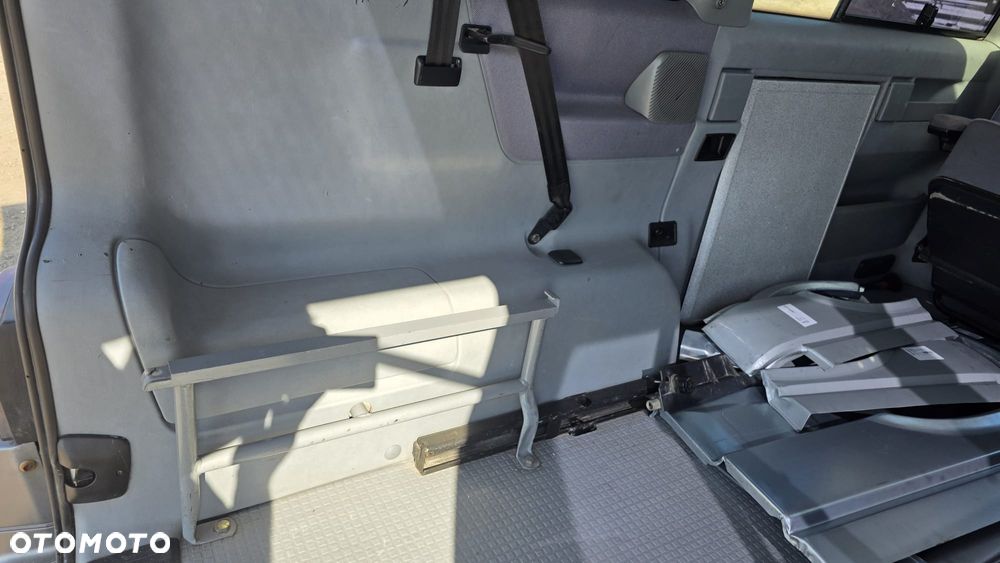 Volkswagen Multivan Standard - 7