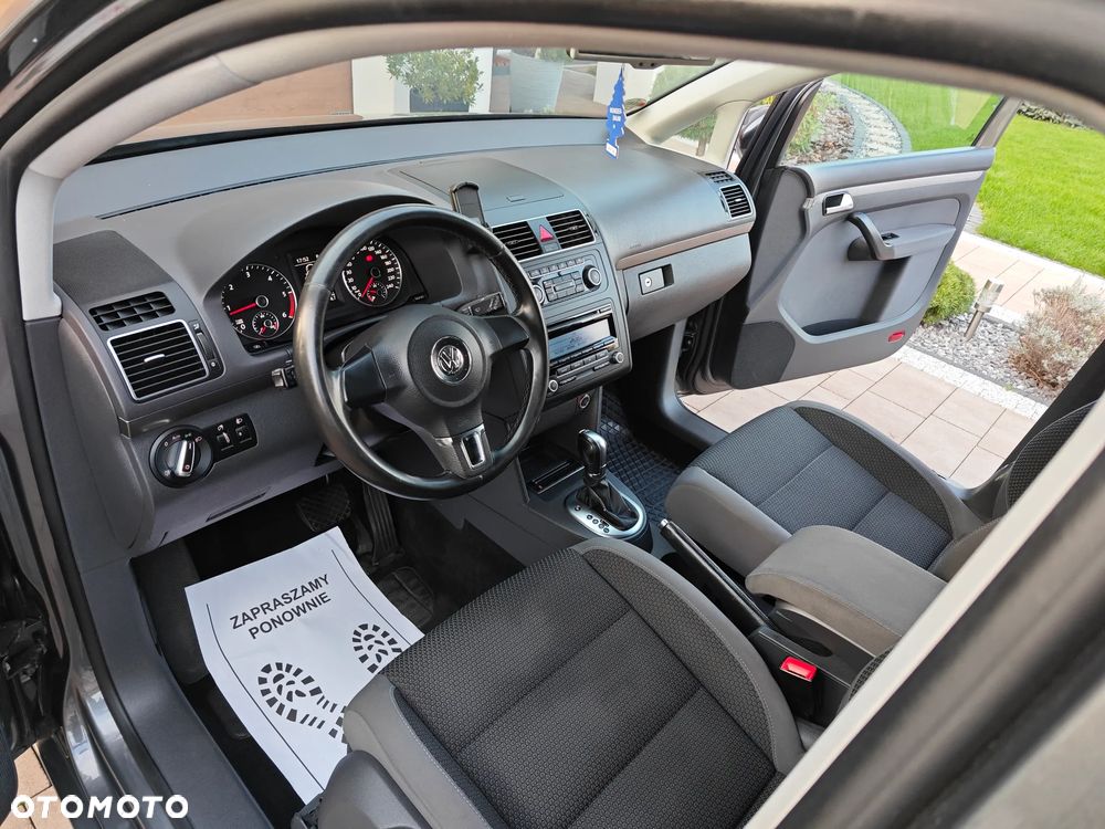Volkswagen Touran - 23
