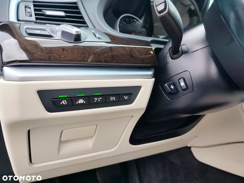 BMW Seria 5 535d xDrive Luxury Line - 27