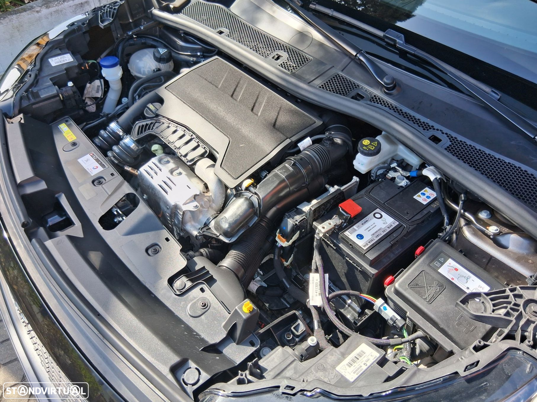 Peugeot 2008 1.2 PureTech Allure EAT8 - 14