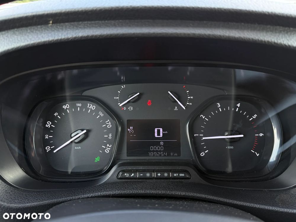 Opel Vivaro Extra Long - 12