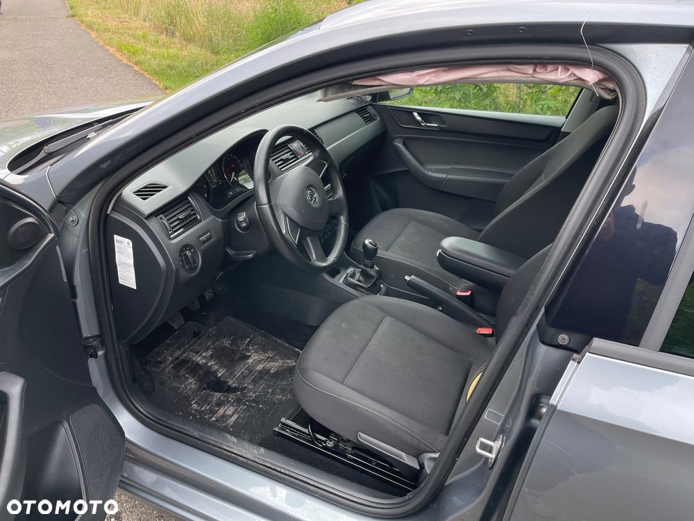 Skoda RAPID 1.2 TSI Active - 10