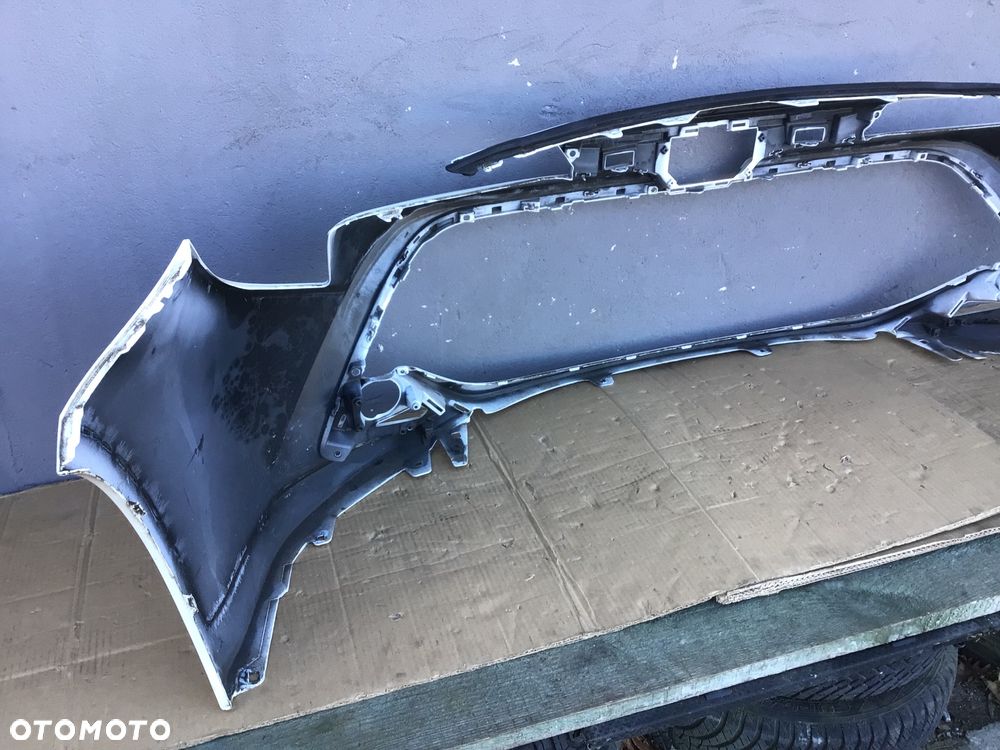 Zderzak przedni Toyota Corolla E21 HB Kombi - 6