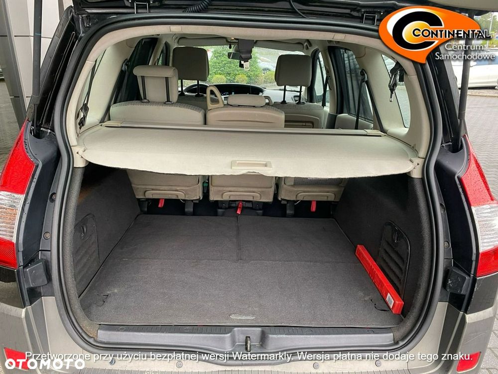 Renault Grand Scenic - 17