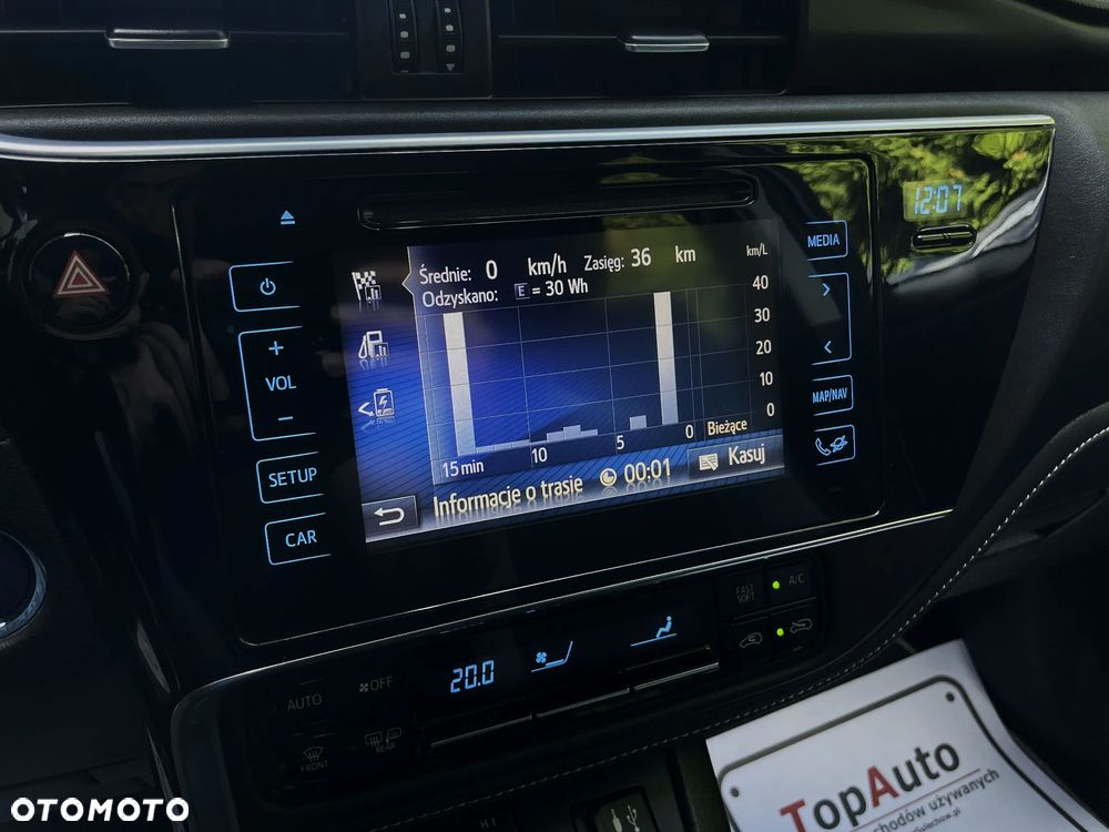 Toyota Auris Hybrid 135 Prestige - 24