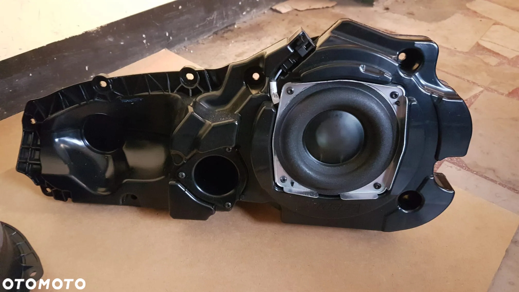 AUDI A6 C7 GŁOŚNIKI  WZMACNIACZ SUBOOWEF SUBWOOFER BOSE POJEDYNCZO AVANT - 11
